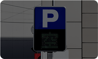 無料駐車場を有するショッピングモール内のクリニック